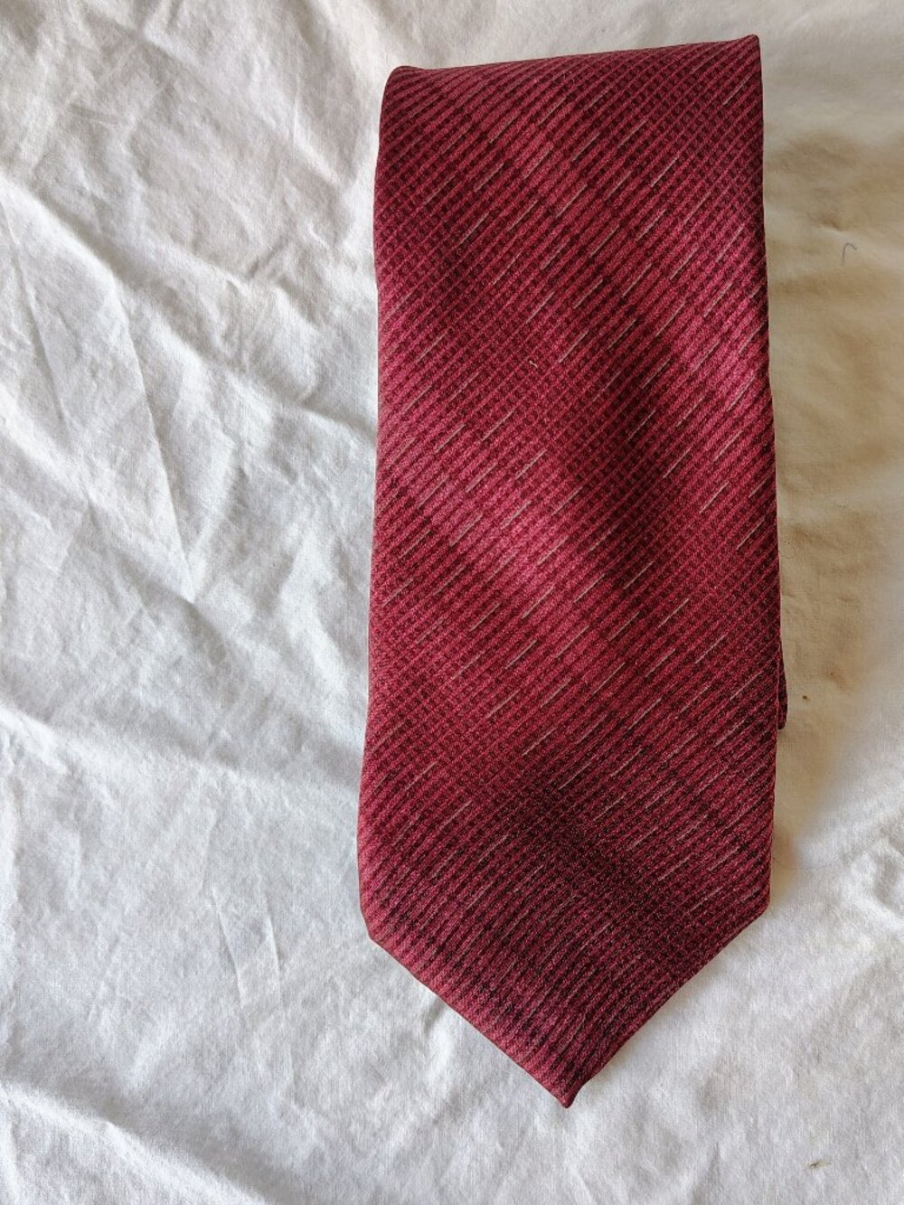 Kenneth Cole Classic Nylon Silk Tie Red Blue Geometric Men's Necktie 59 x 3.5